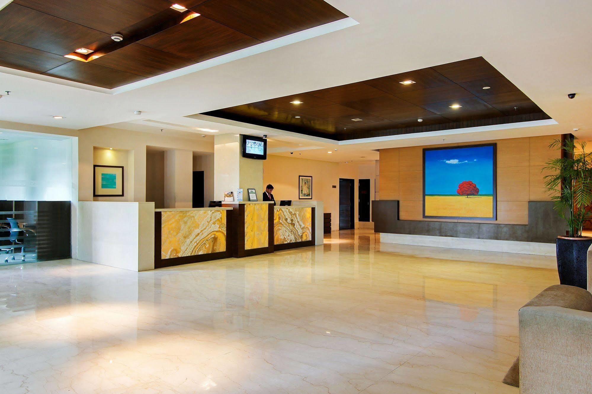 Vibe By The Lalit Traveller Hotel Faridábád Kültér fotó